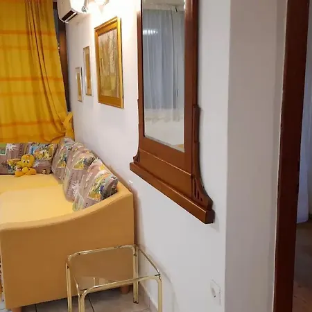 Dina - Spacious With Balcony * Split