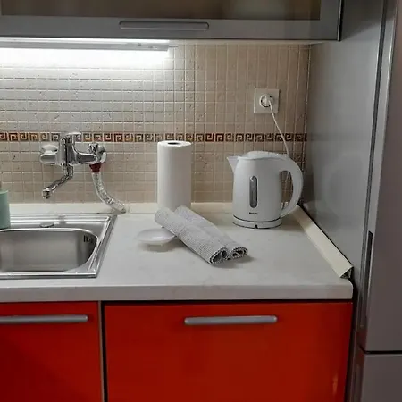Dina - Spacious With Balcony Apartment