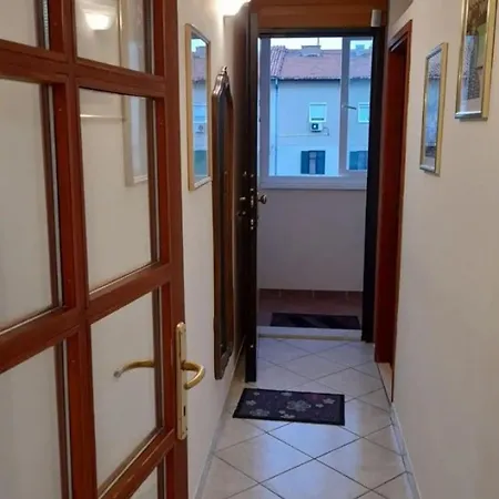 Apartment Dina - Spacious With Balcony Split