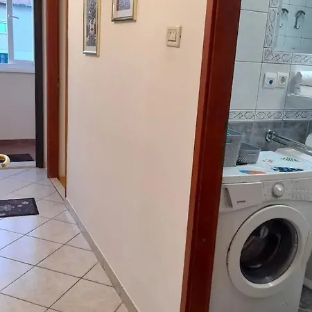 Dina - Spacious With Balcony * Split