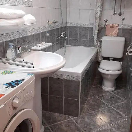 Apartment Dina - Spacious With Balcony *