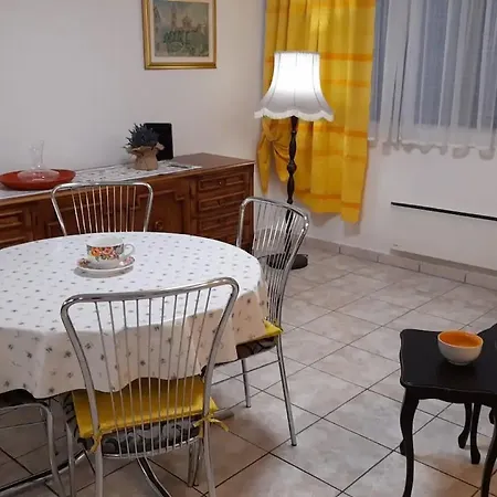 Dina - Spacious With Balcony * Split