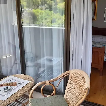 Dina - Spacious With Balcony Apartment